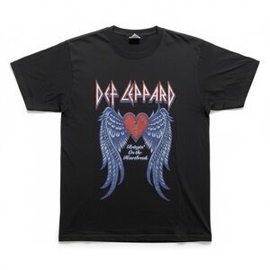 Def Leppard “ Bringin’ Back the Heartbreak” Graphic Band Tshirt